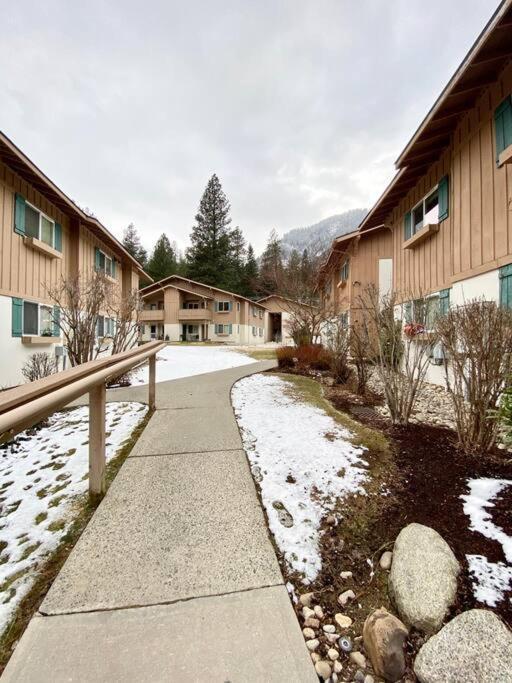 Apartamento Walk To Downtown Leavenworth * Sleeps 6 + Pets * Ground Level Gem! Exterior foto